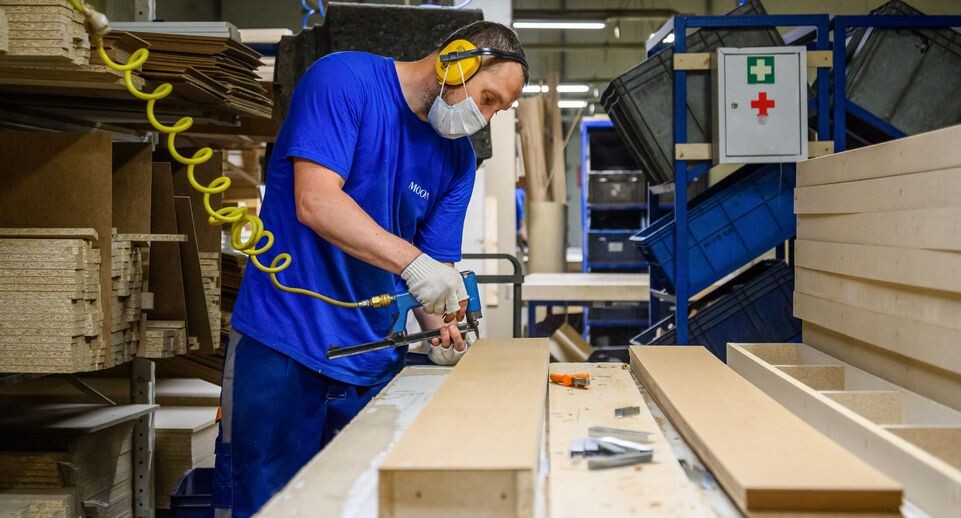    Фабрика мебели "Живые диваны" в Ногинске / Медиасток.рф