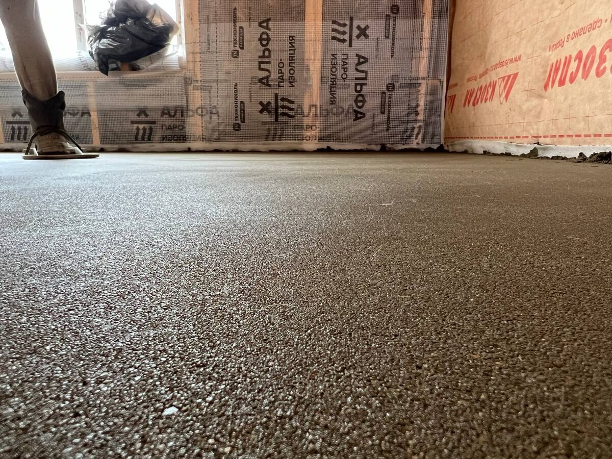 Полусухая стяжка пола на кухне