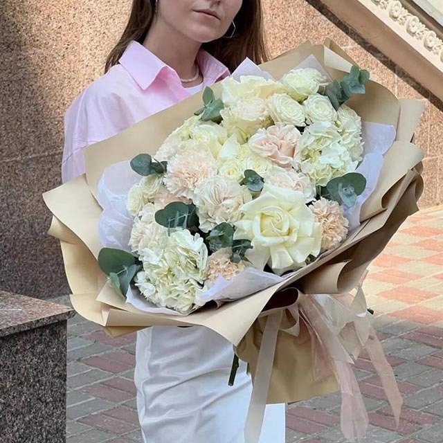 На фото: Букет от Цветы.ру