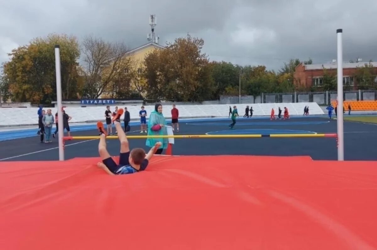    Обновленный стадион «Лыбедь» во Владимире принял сотни легкоатлетов