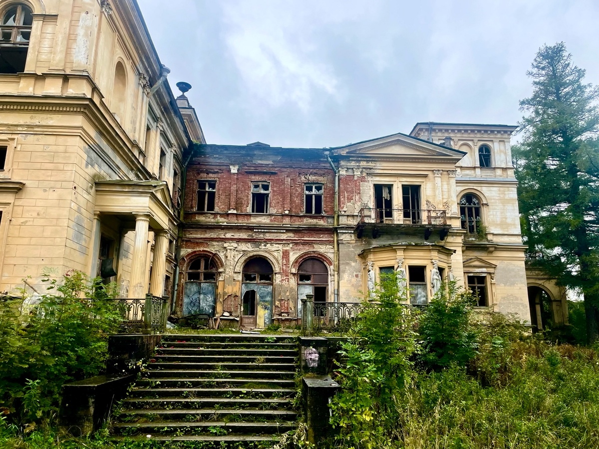 Территория дворца 