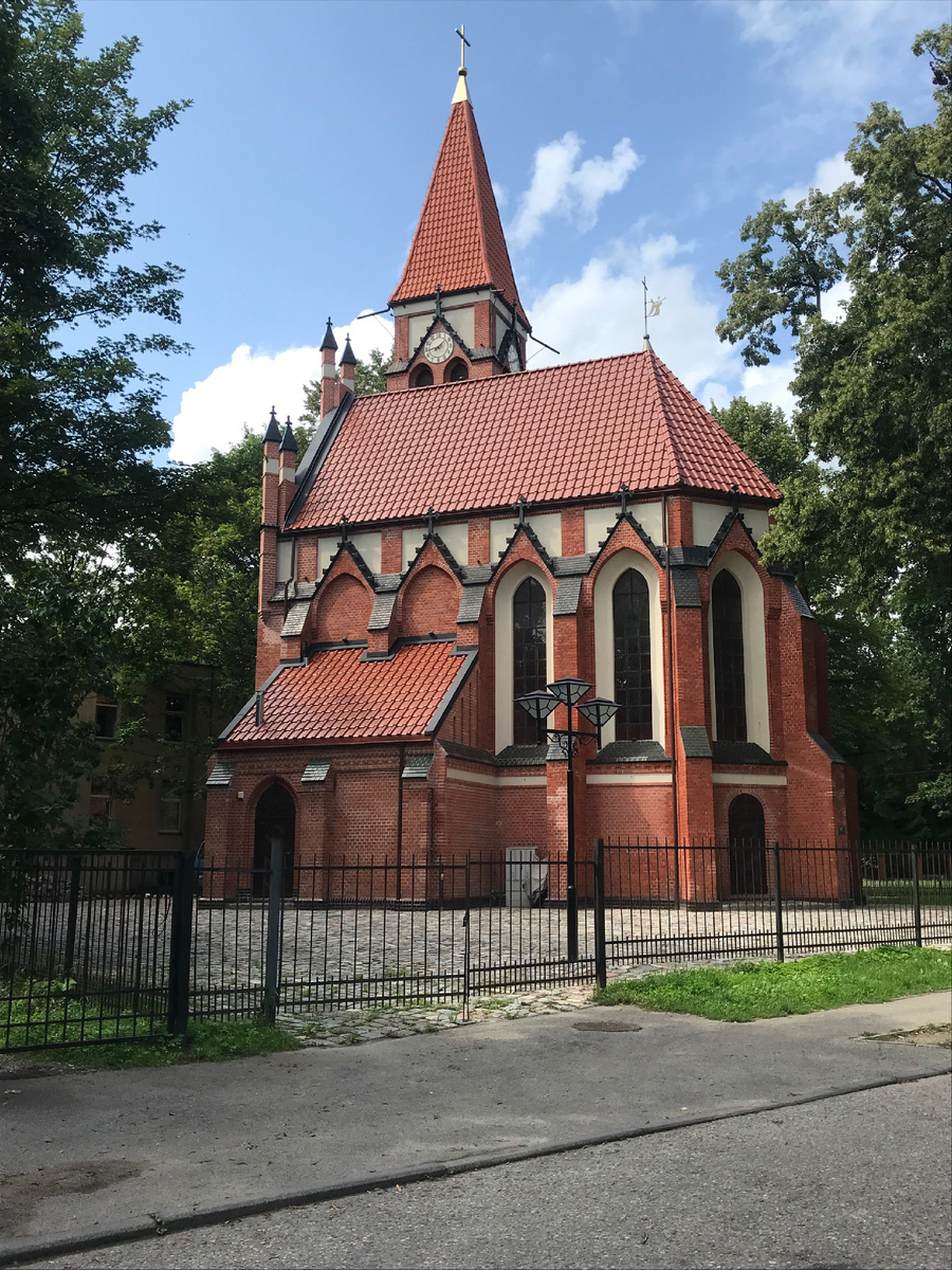 Храм Архангела Михаила. Проспект Победы, 41. Фото автора 