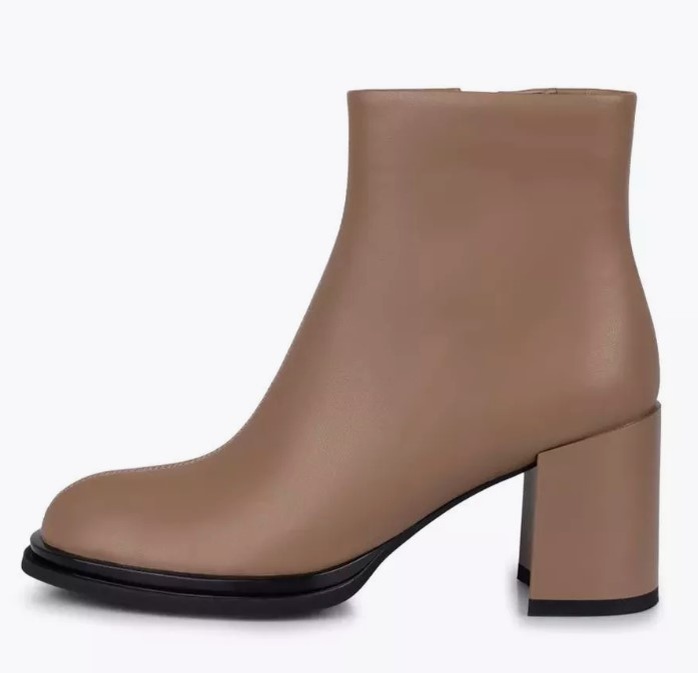 Всё натуральное и в районе 3000-3600 рублей