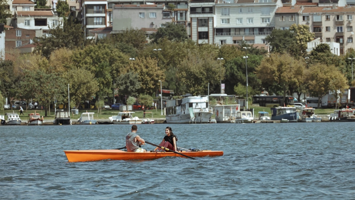 Керем Бюрсин, Лизге Джемерт "Сердцебиение"