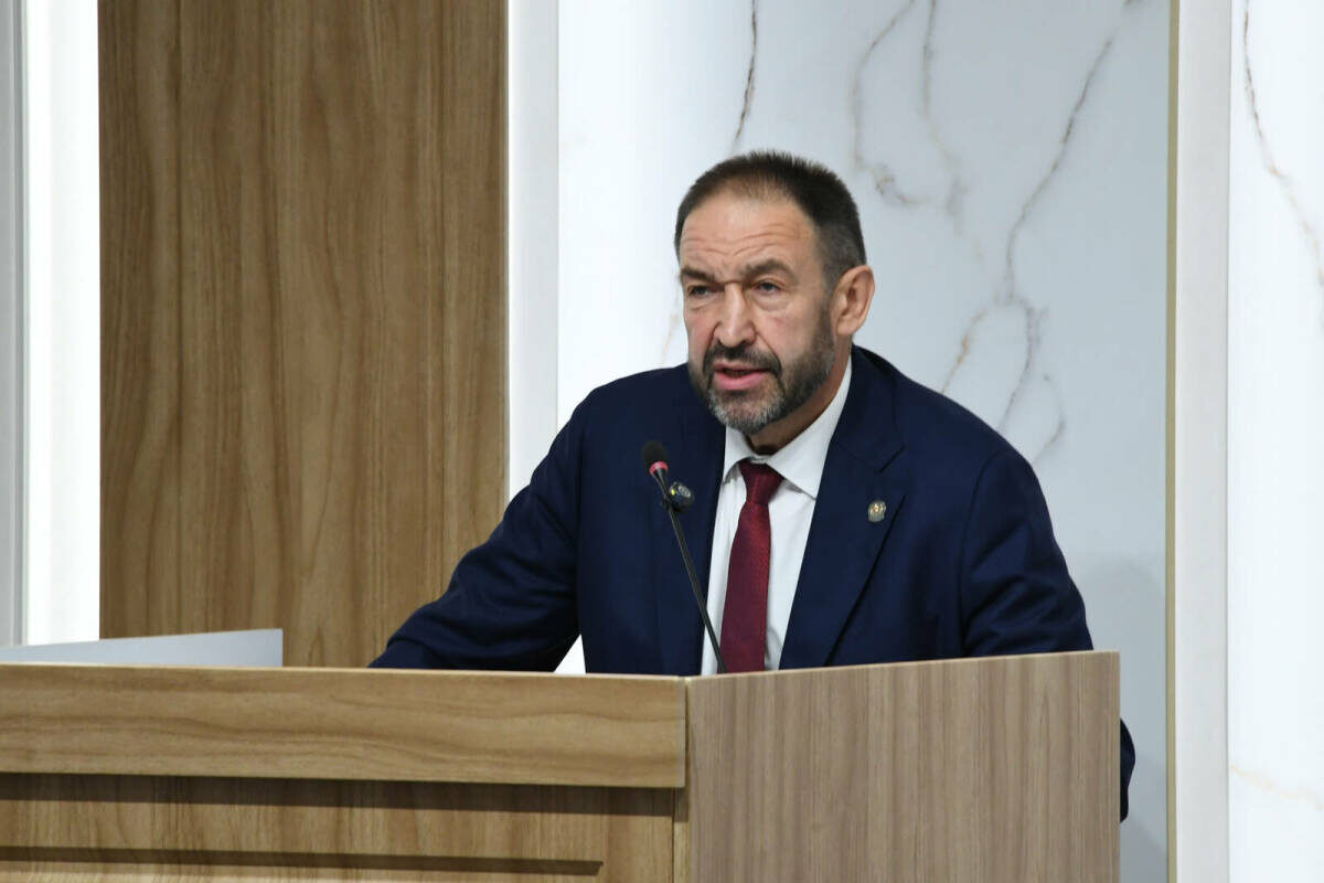 Алексей Песошин подчеркнул заслуги действующего мэра в развитии городской инфраструктурыФото: tatarstan.ru