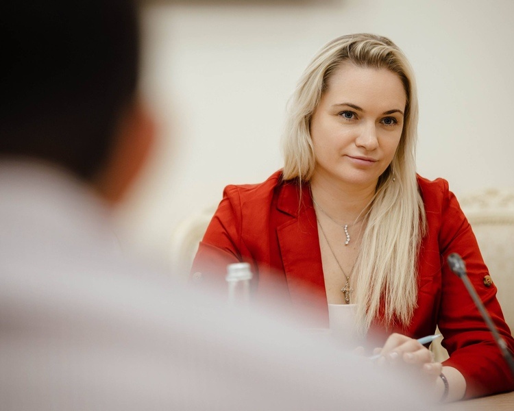     Евгения Ламонова назначена сенатором от Курской области