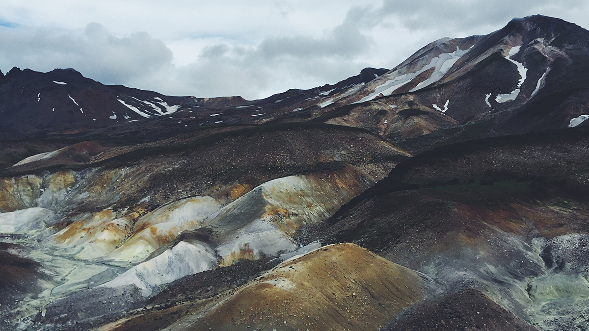 Суровый ландшафт Долины смерти на Камчатке — мрачное напоминание о суровых природных законах. Источник: shutterstock.com