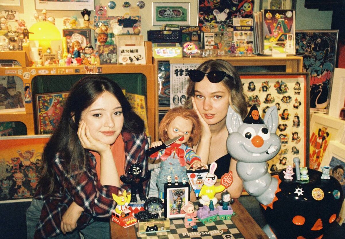 А это моя дорогая и горячо любимая подруга Лана, с которой мы в Китае коротали деньки вместе!