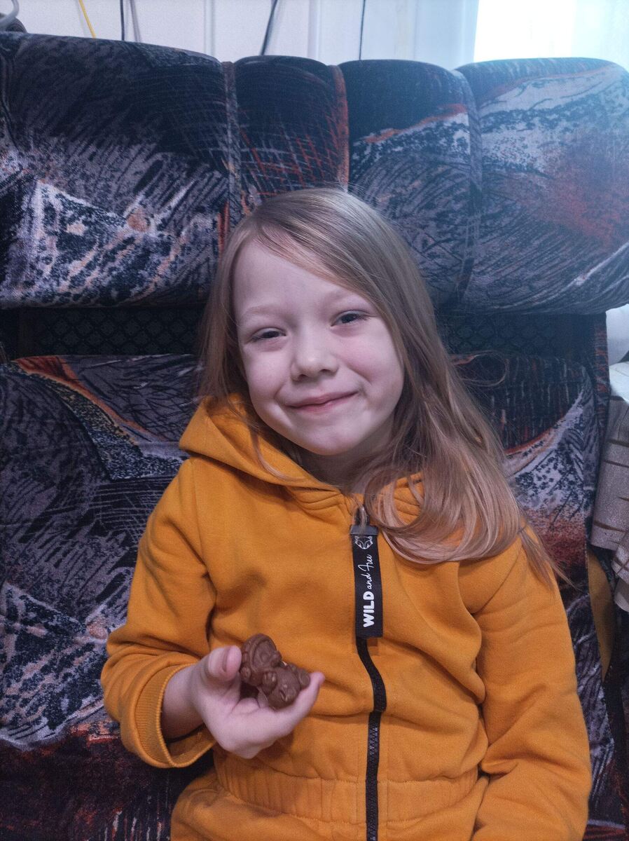 Вероничка с шоколадкой - мишка. Сделана маминым руками)) Шоколадка... 