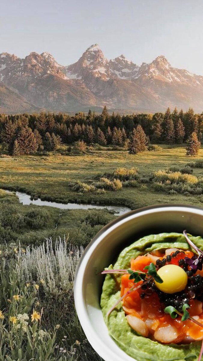 Тартар из лосося и гребешка  с соусом гуакамоле