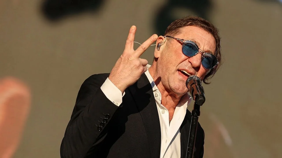 Дайте две :)