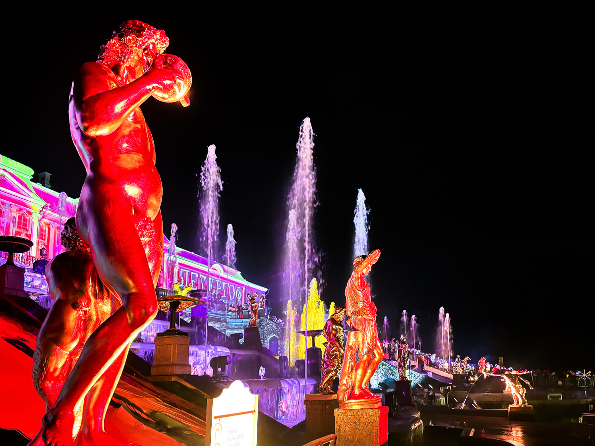 осенний фестиваль фонтанов в Петергофе