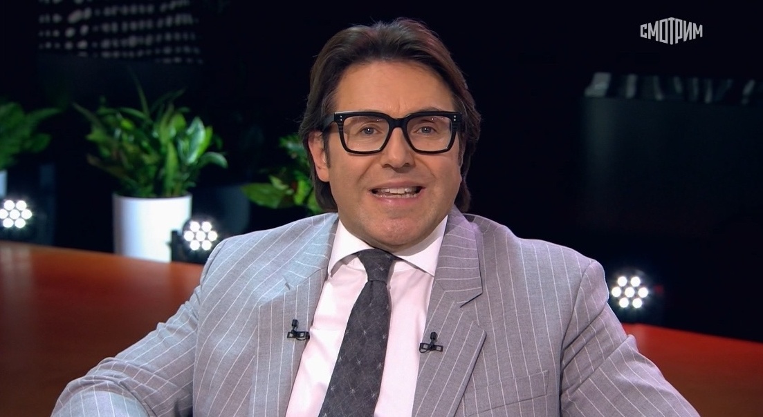 Малахов сел на своего конька... Фото скрин шот программы. 