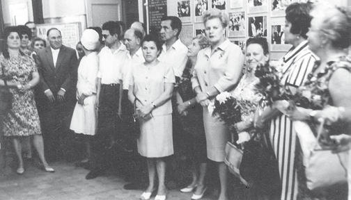 Герой Соцтруда Т.В.Федорова на открытии мемориальной доски в Медсанчасти №2.
Май 1970-го года.
Фото из личного архива Тамары Александровны Мосягиной.
Источник: газета «Метростроевец» № 34 (13 539) от 13 декабря 2013 г. С.3