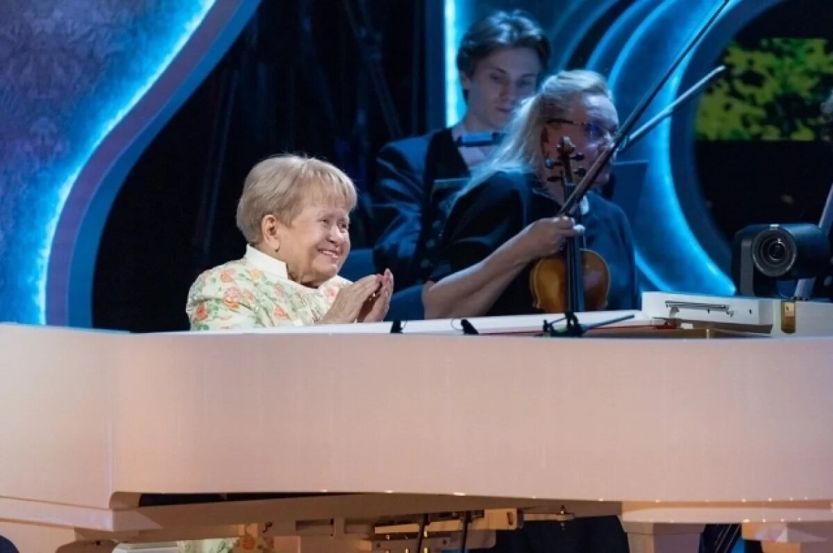    Пахмутова планирует написать песни на неопубликованные стихи Добронравова