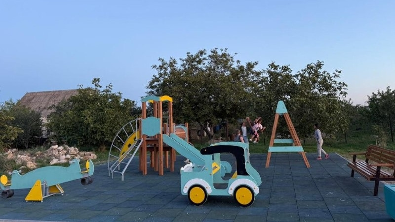    Новый игровой комплекс в форме автомобиля Фото: МинЖКХ Ставрополья