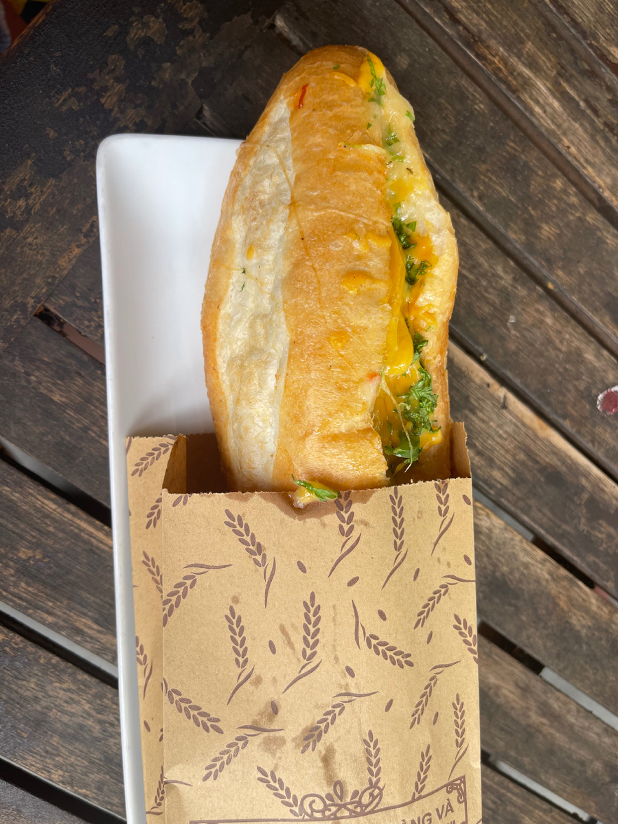 Бах ти, с курицей, сыром и овощами. 