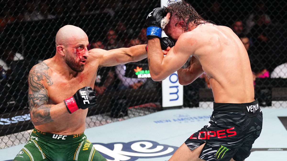 Последний титульный бой в полулегком весе, Александр Волкановски - Диего Лопес