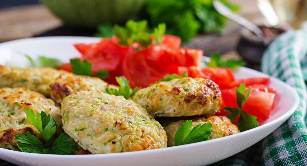 На сковороде и не только: 10 рецептов идеальных куриных котлет