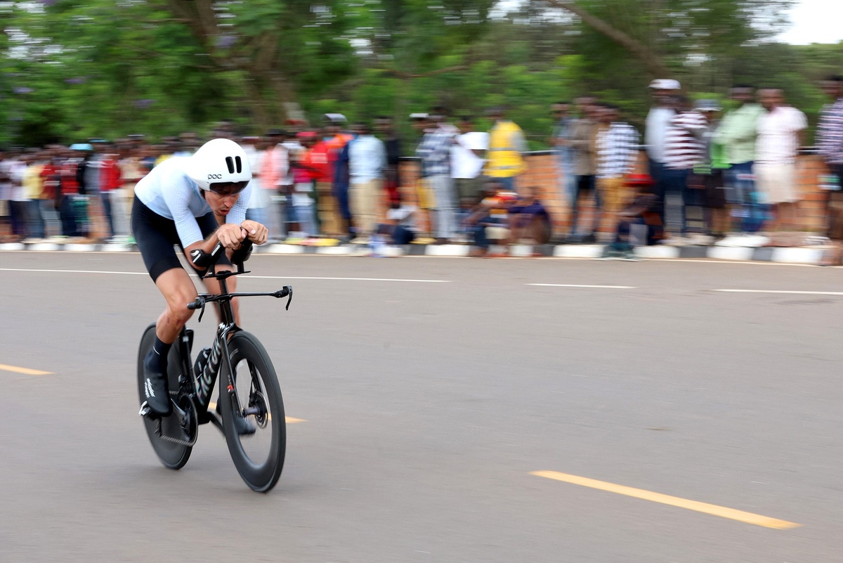    Российский шоссейный велогонщик Артем Ныч. / REUTERS/Jean Bizimana