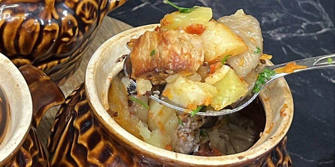 Горшочки с мясом и грибами