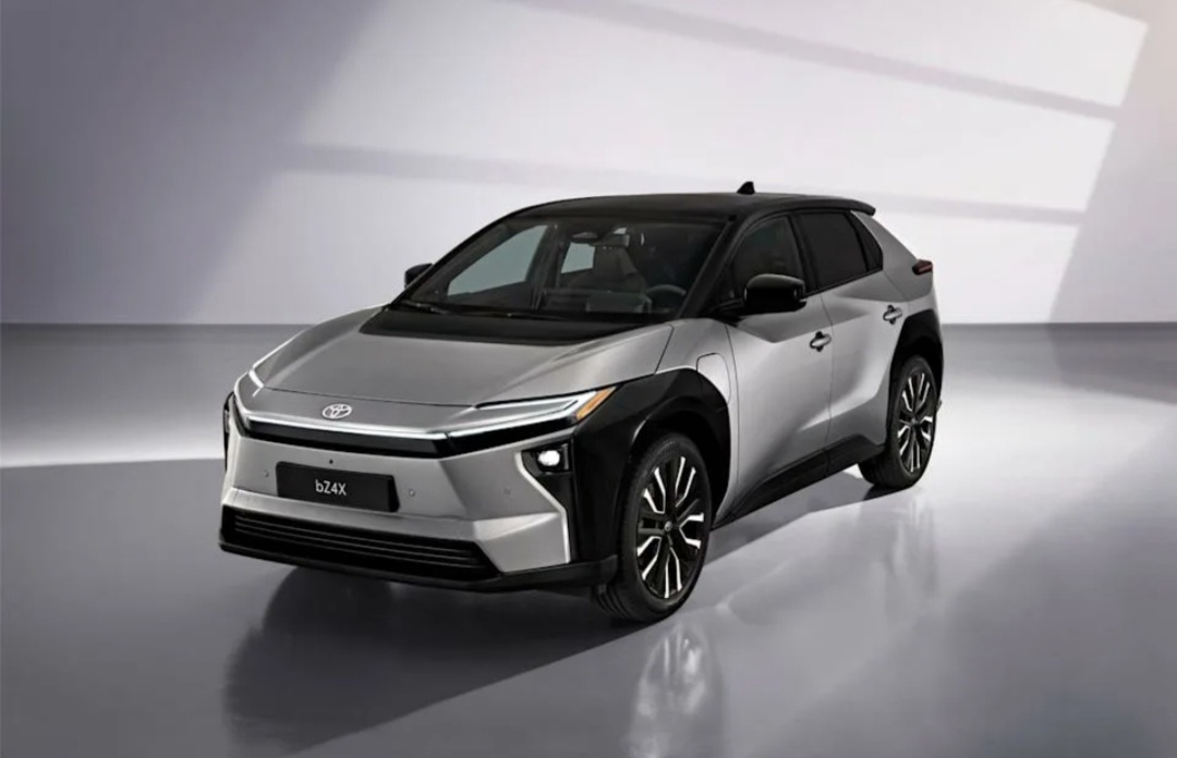 Toyota bZ4X 2025 года. 