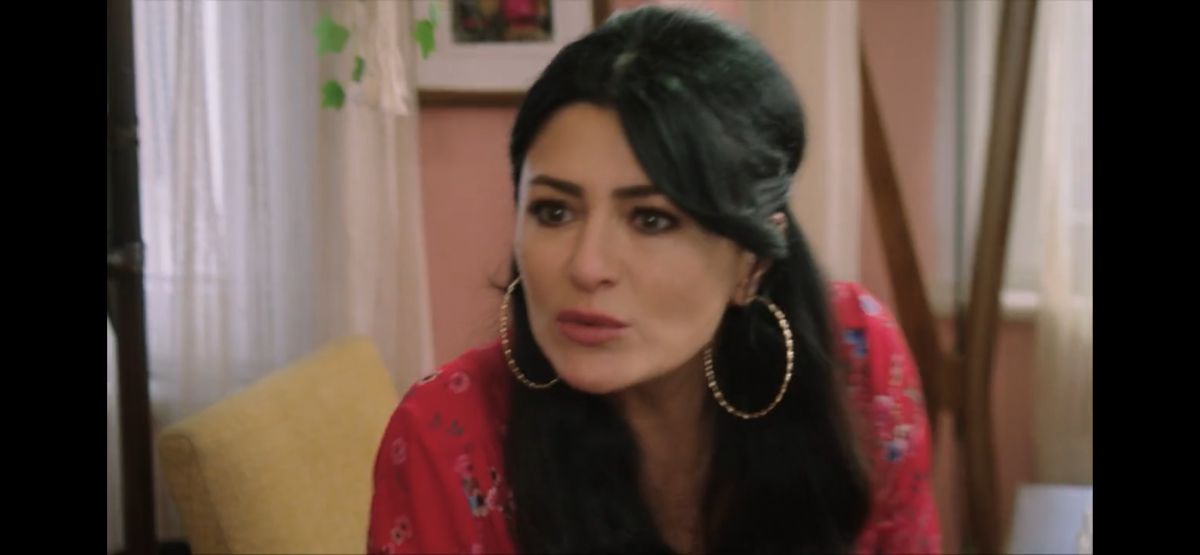 Стоп кадр из сериала «Сердцебиение». Дениз Чакыр