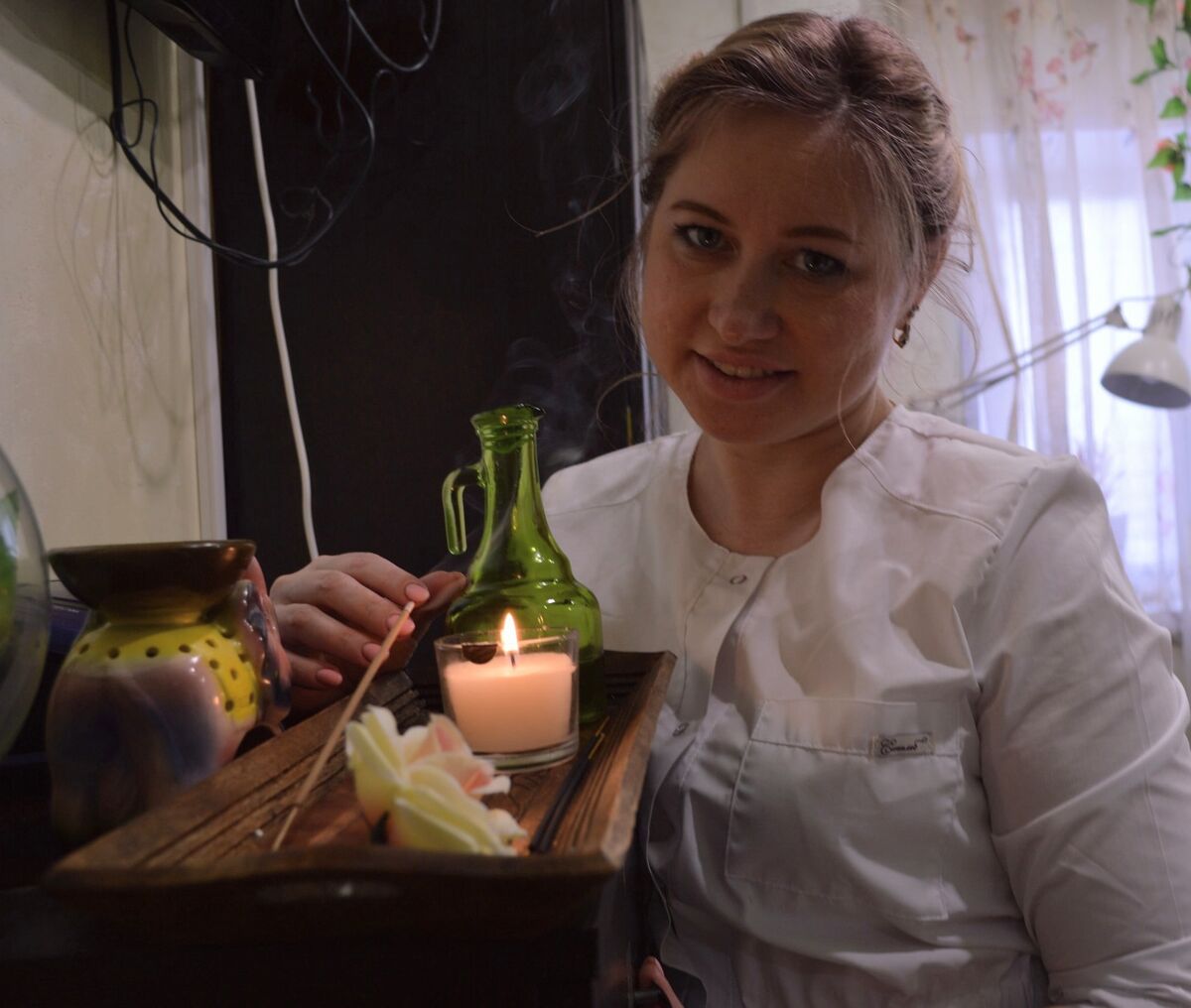 Массажист в какой то степени и психолог