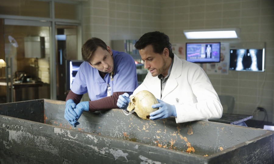 Подборка атмосферных детективных сериалов для долгих холодных вечеров. Сохраняйте и смотрите!