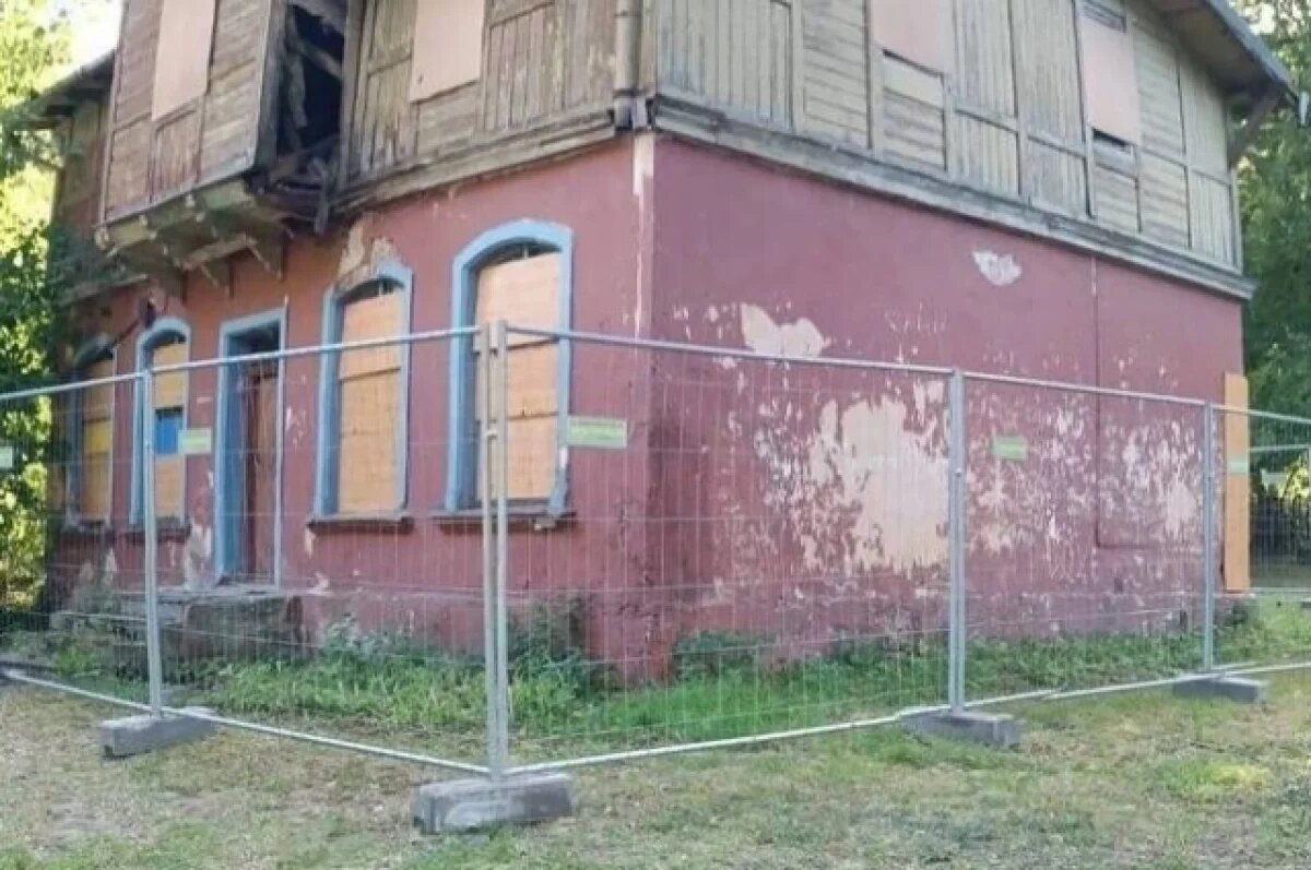    В Светлогорске снесут аварийное здание на территории детского санатория