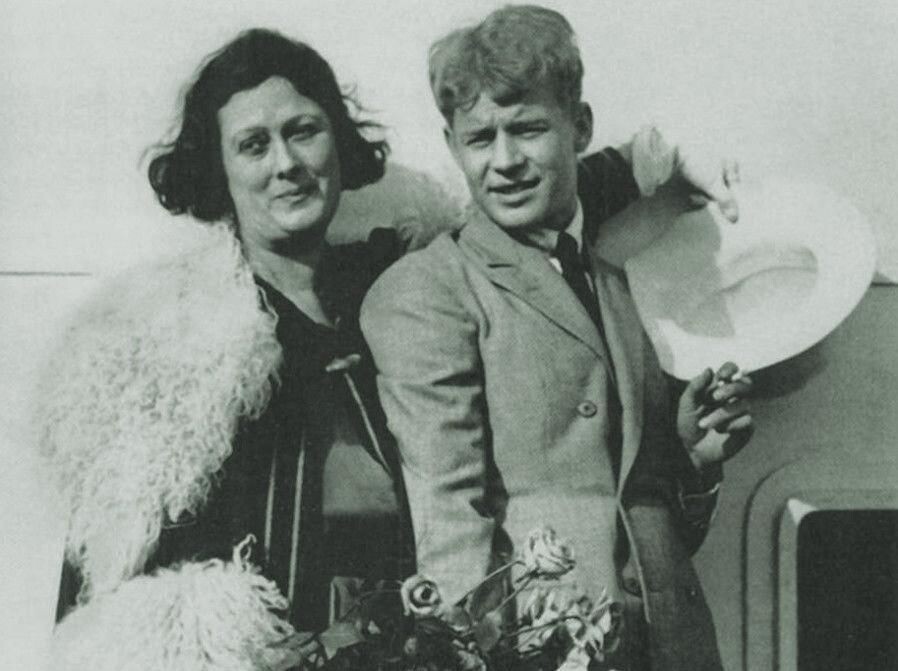 Сергей Есенин и Айседора Дункан. Источник: Яндекс.Картинки