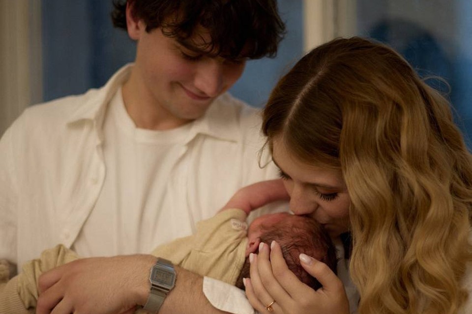    Александра Трусова поделилась правдивыми воспоминаниями о парных родах. Фото: t.me/avtrusovaofficial