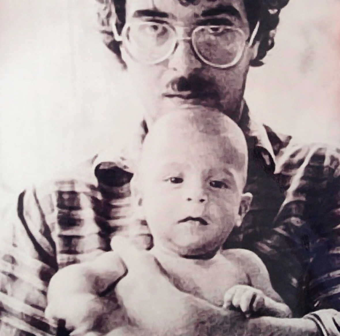 Иван Ургант в детстве с отцом Андреем Ургантом 