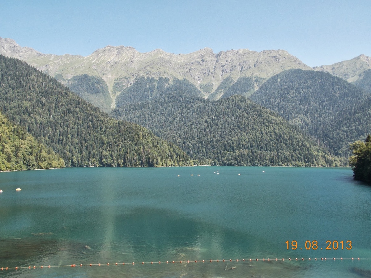 Фото из личного архива: Абхазия, озеро Рица