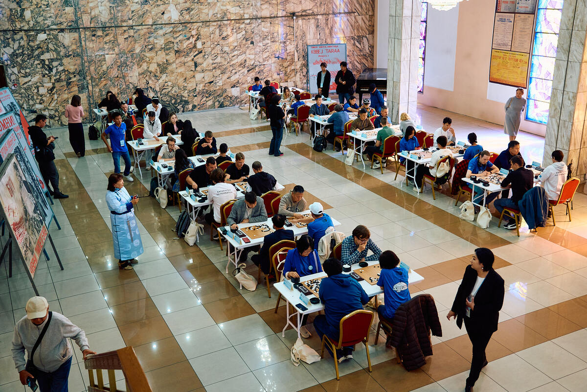 Валерий Фёдоров на торжественной церемонии открытия фестиваля игры го в Кызыле.