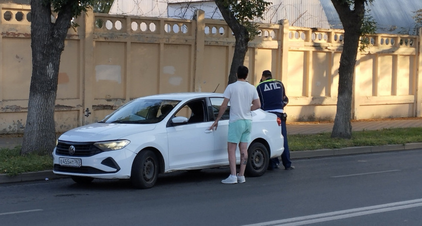    Зачем выходить из своей машины при проверке ГАИ: так можно защитить себя от штрафов — автоэксперт напомнил