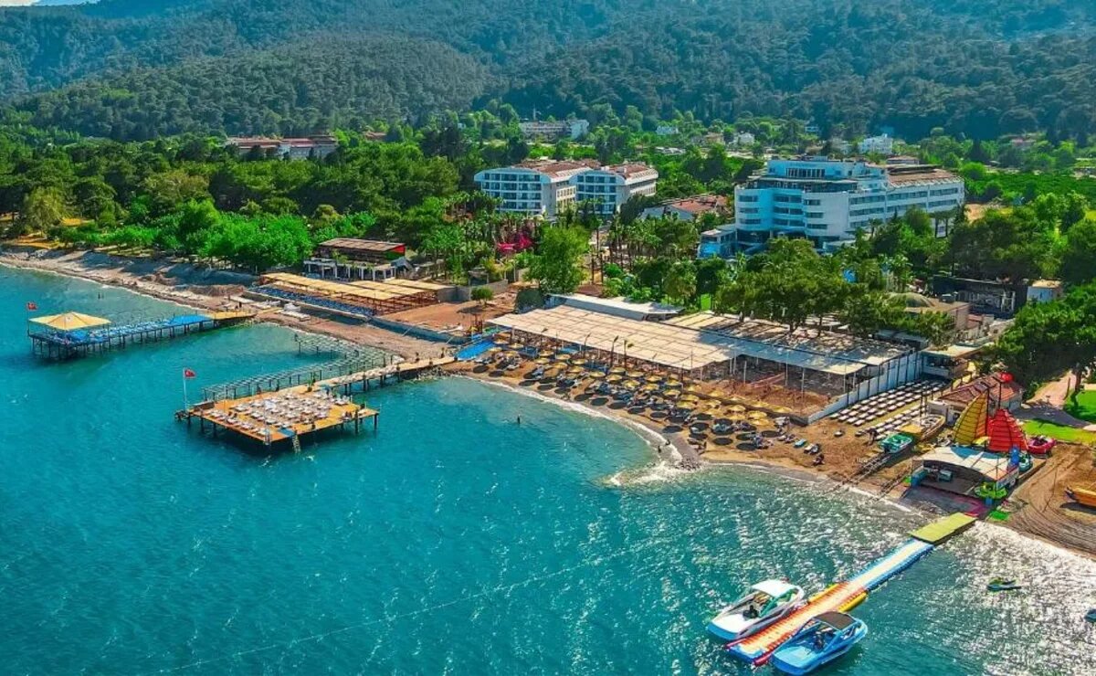    Туры в пляжные страны распродают по 45 тысяч рублей с перелетом