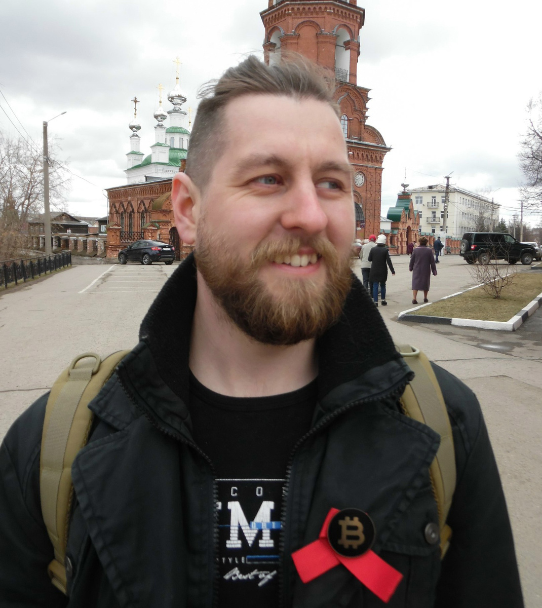 Павел Соколов около Тихвинского храма