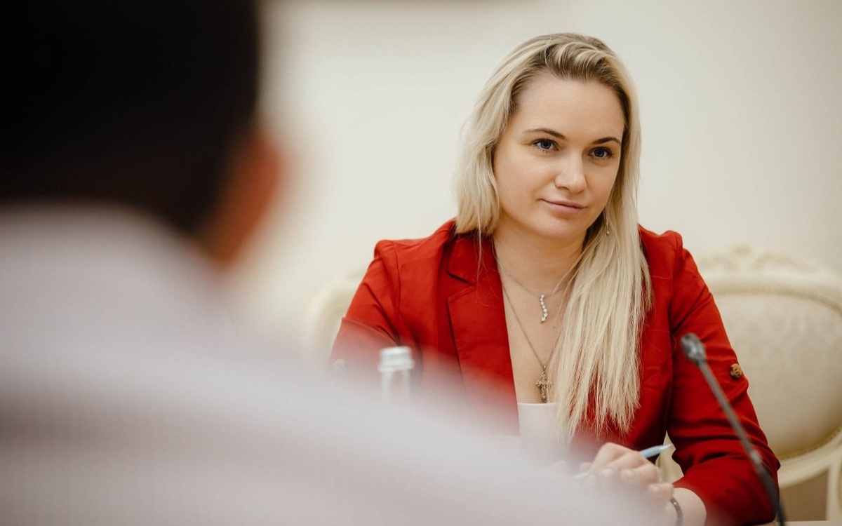    Олимпийская чемпионка Евгения Ламонова стала сенатором от Курской области Фото: телеграм-канал губернатора Александра Хинштейна