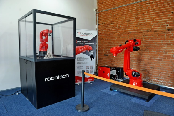 Эти роботы могут перенести мешки или кирпичи, сложить паллеты, загрузить детали в станок, варить металл, красить, проводить механообработку или сканировать детали