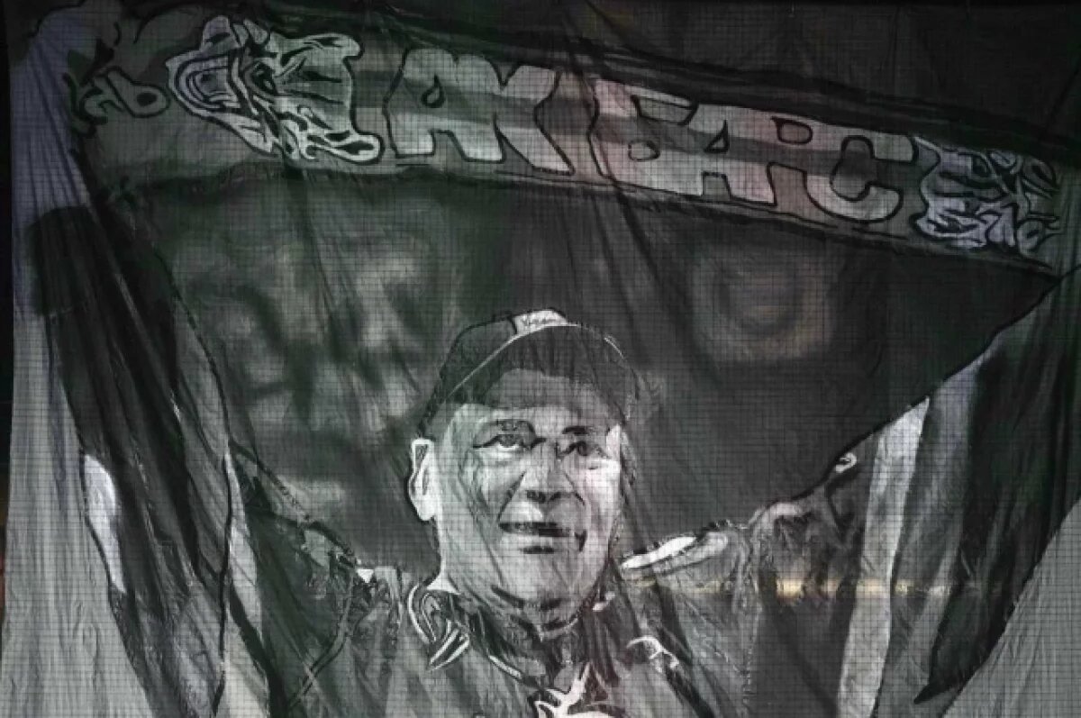    «Агафонов навсегда!»