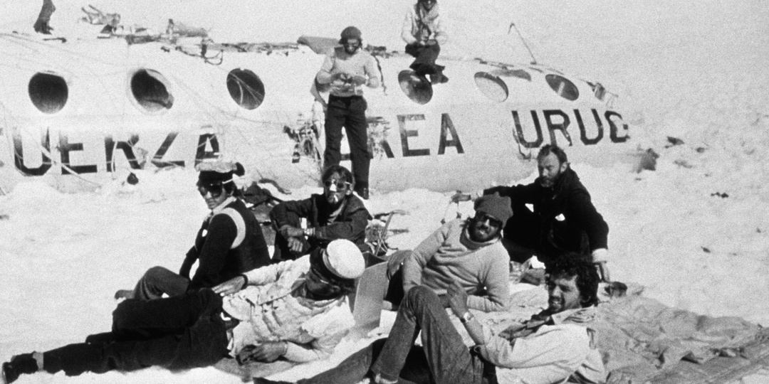 «72 дня без еды и тепла в Андах» — самая невероятная история выживания в горах после крушения самолёта