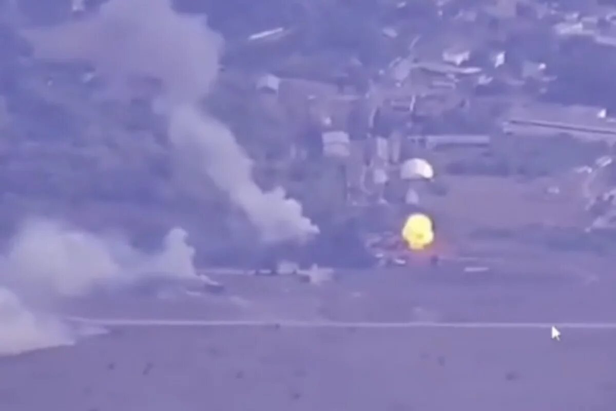    МО показало кадры удара «Геранями» по аэродрому ВСУ в Сумской области