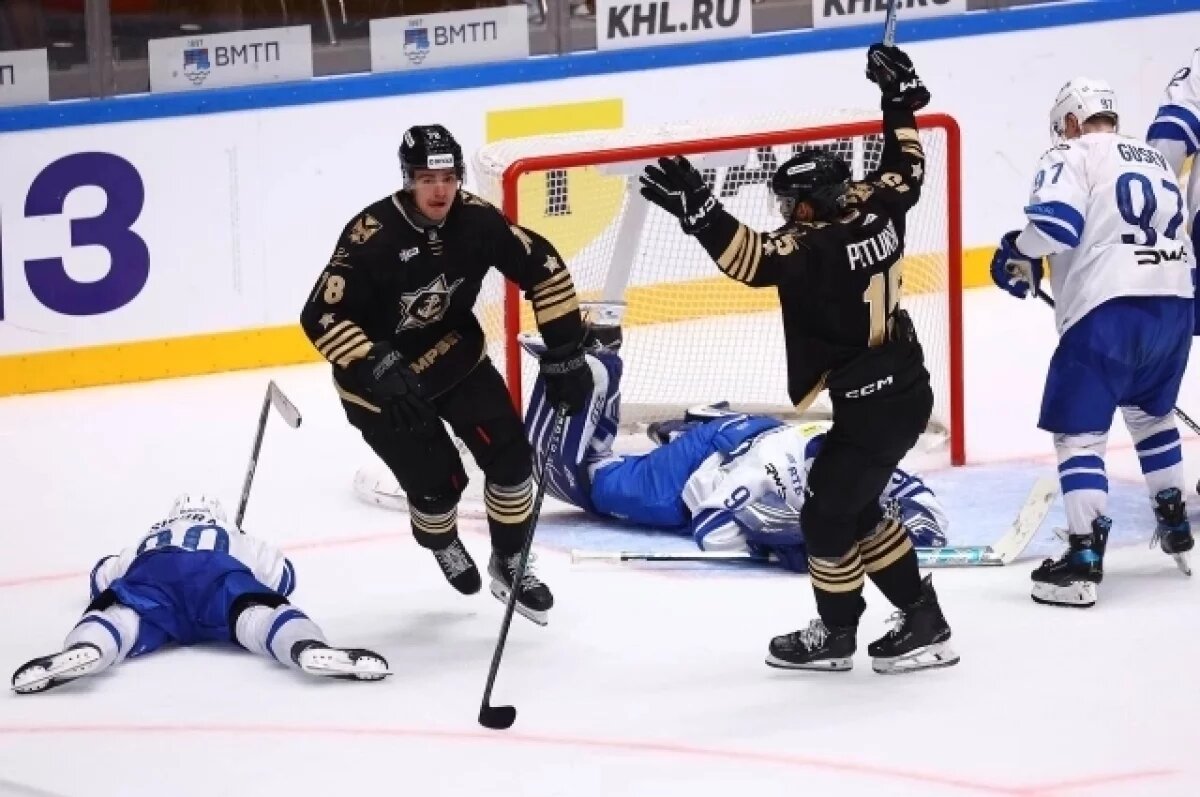     На домашней арене «Адмирал» выглядит уверенно и радует болельщиков результативной игрой.