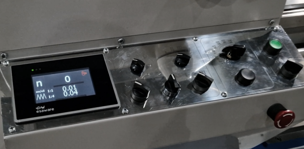 Пульт токарного станка с ЭКП