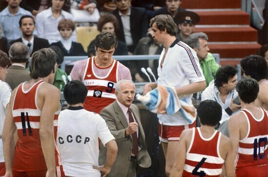 Александр Гомельский