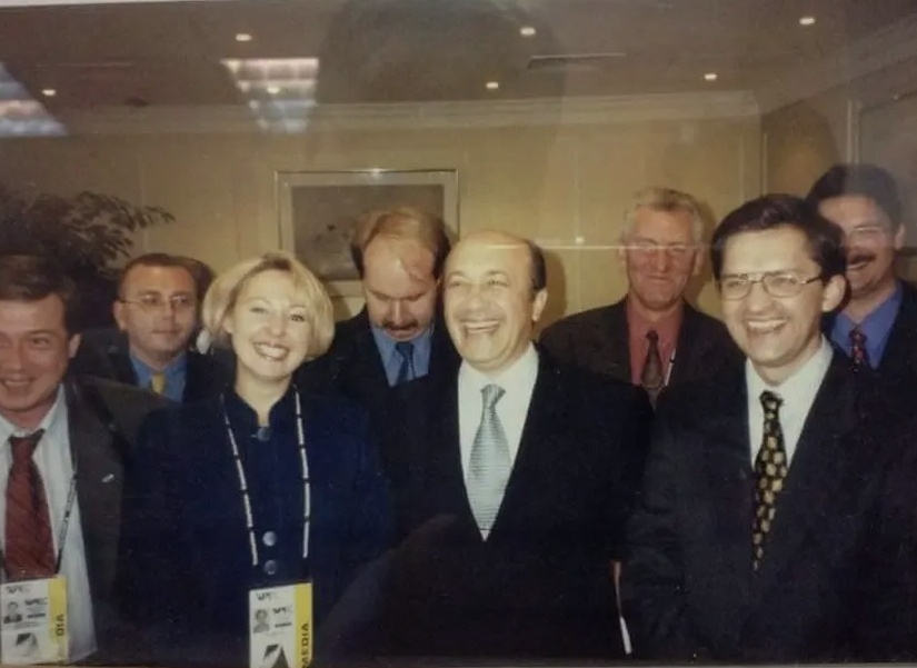 На фото: Игорь Сергеевич - в центре. 