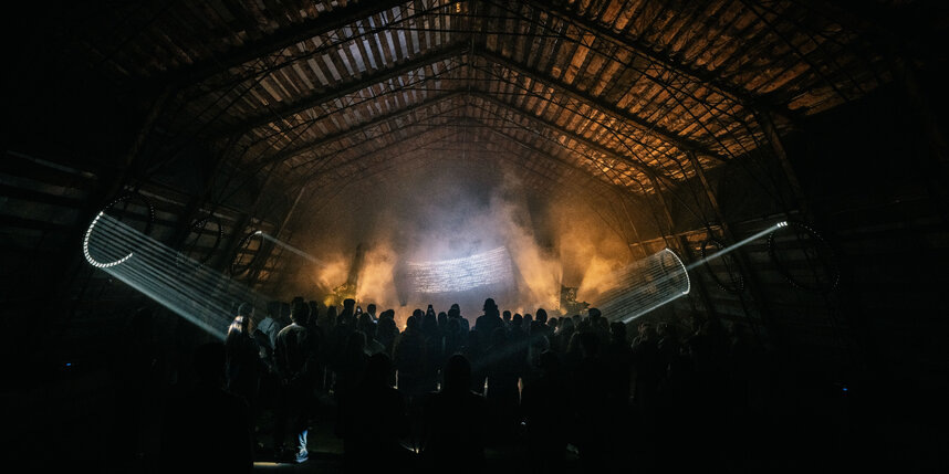    Инсталляция "Антихрупкость 3.D" в "Севкабеле"предоставлено организаторами