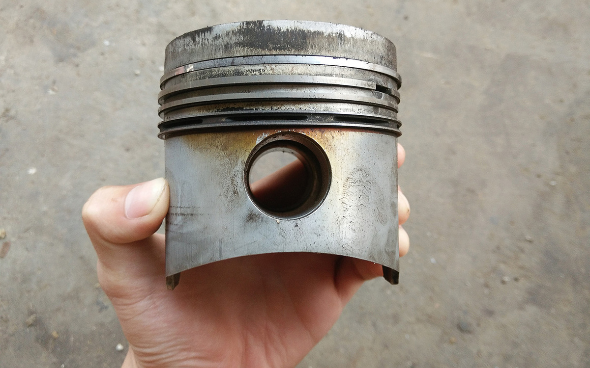 Jedsada Naeprai / Shutterstock / FOTODOM📷Нагар всегда говорит о проблемах со смесеобразованием/сгоранием в цилиндрах