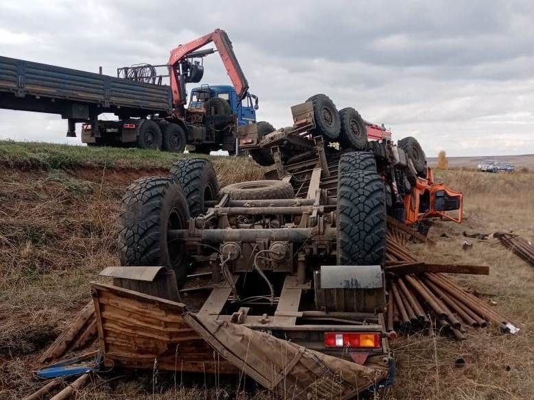     В Переволоцком районе опрокинулся грузовик с металлическими трубами Оренбуржье
📷    В Переволоцком районе опрокинулся грузовик с металлическими трубами Оренбуржье
